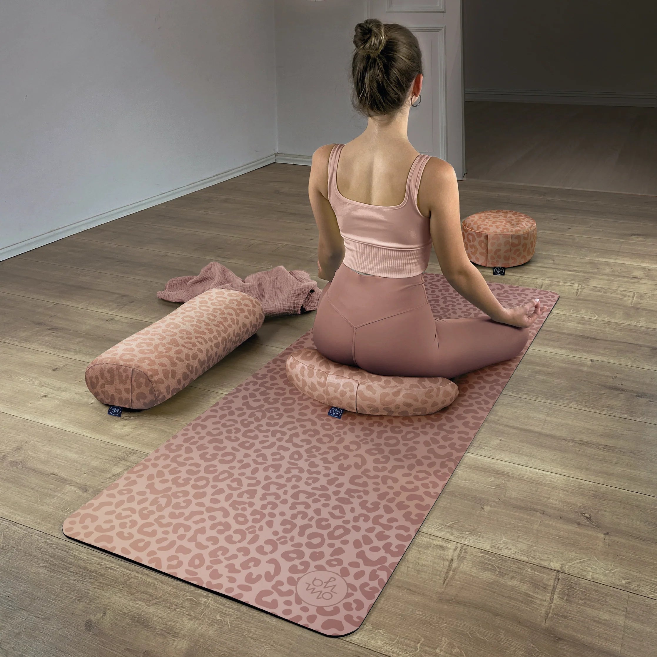 Design Yoga Half Moon Cushion - Blush Leo (B-Ware)